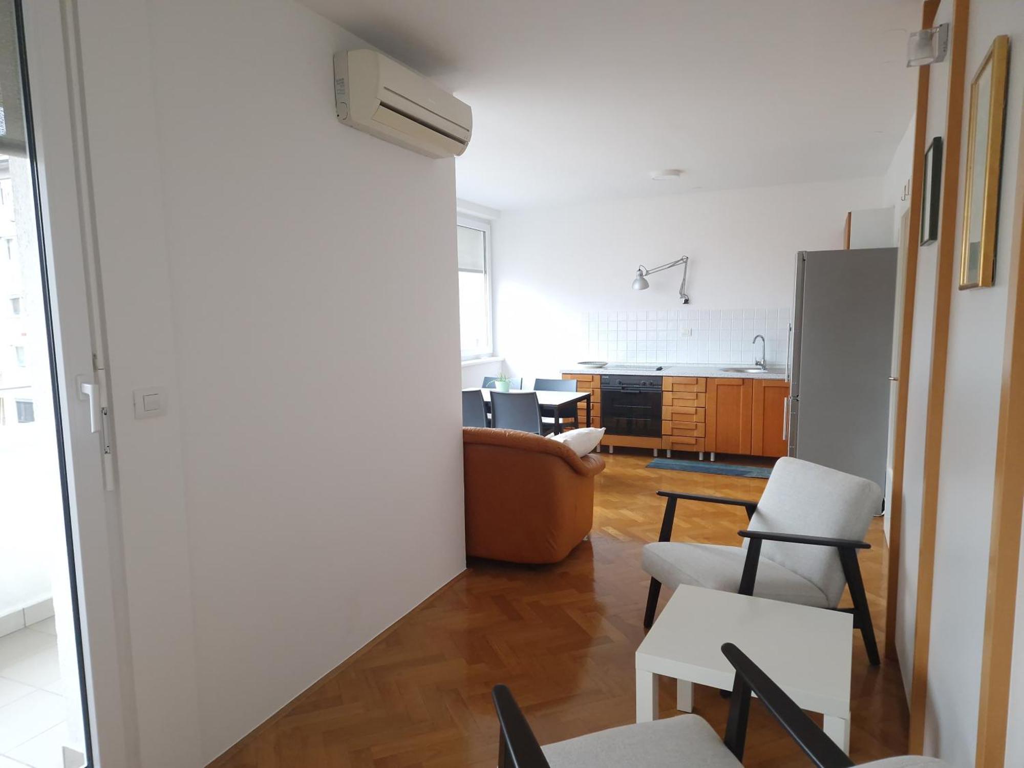 Heart Of With Free Parking Apartment *